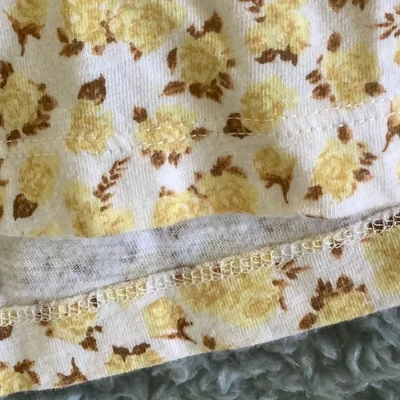 Style & Co Yellow Roses Floral Long Sleeved Tee Shirt Resale Size Medium - Picture 6 of 16